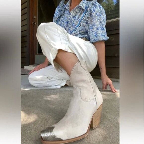 Free People Brayden Western Boot Ivory Bone Leather Pewter Etched Tip Zip 38.5 - Picture 1 of 11